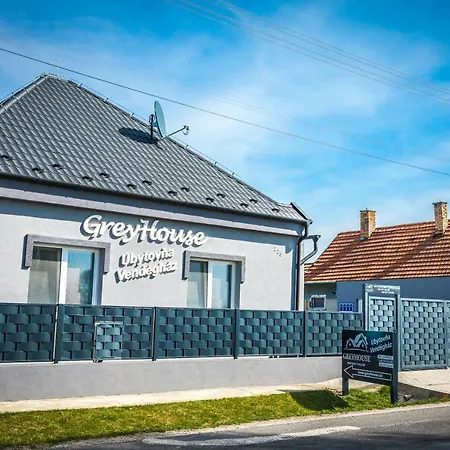 Grey House * Topolniky